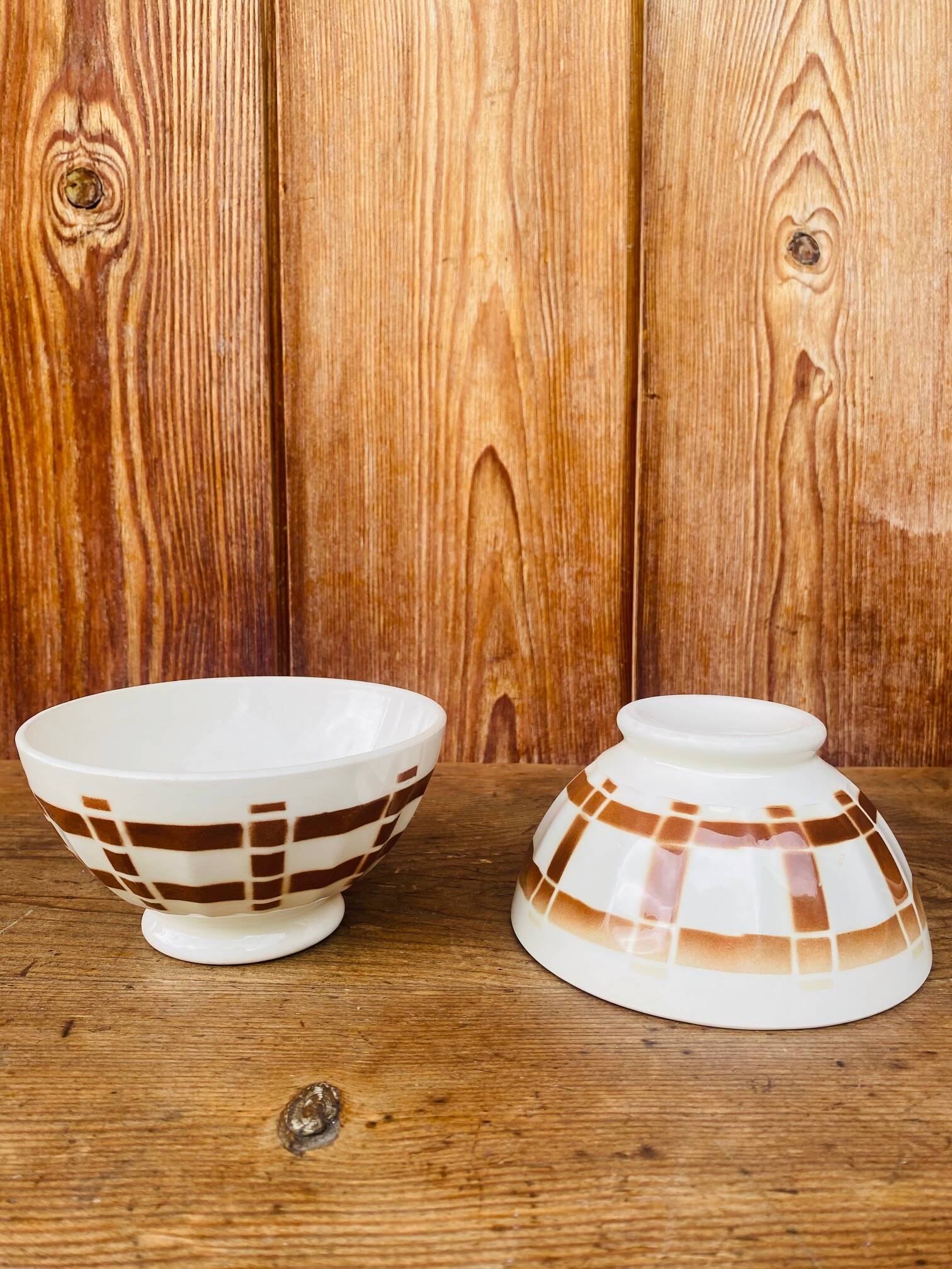 Pair of antique bowls, brown tablecloth model, Digoin Sarreguemines