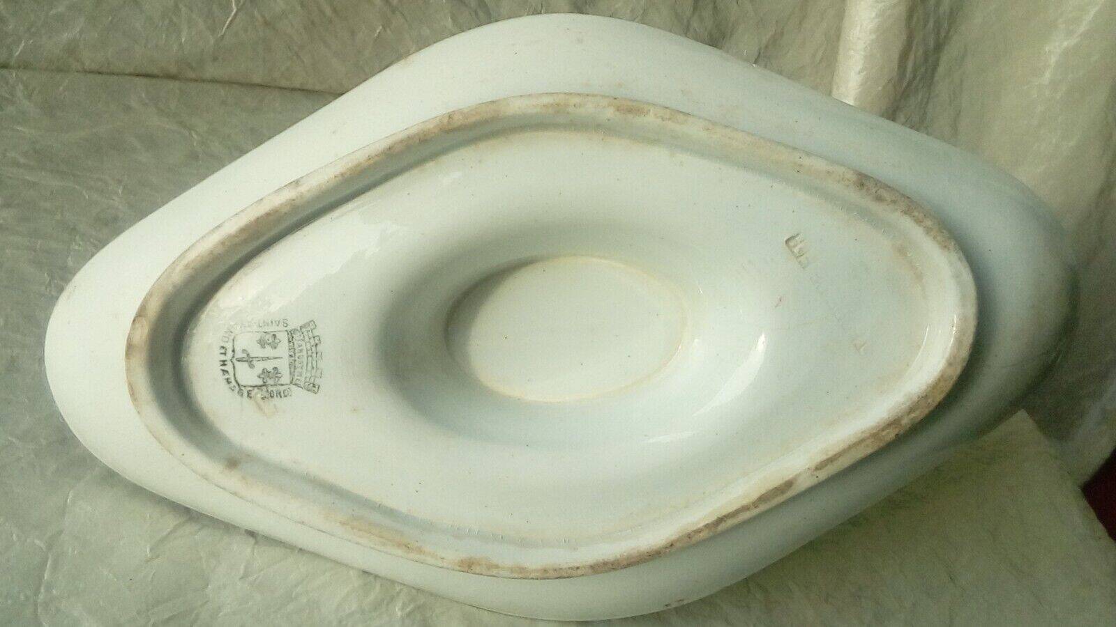 Earthenware gravy boat decorated with Sarreguemines rooster Hamage northern France