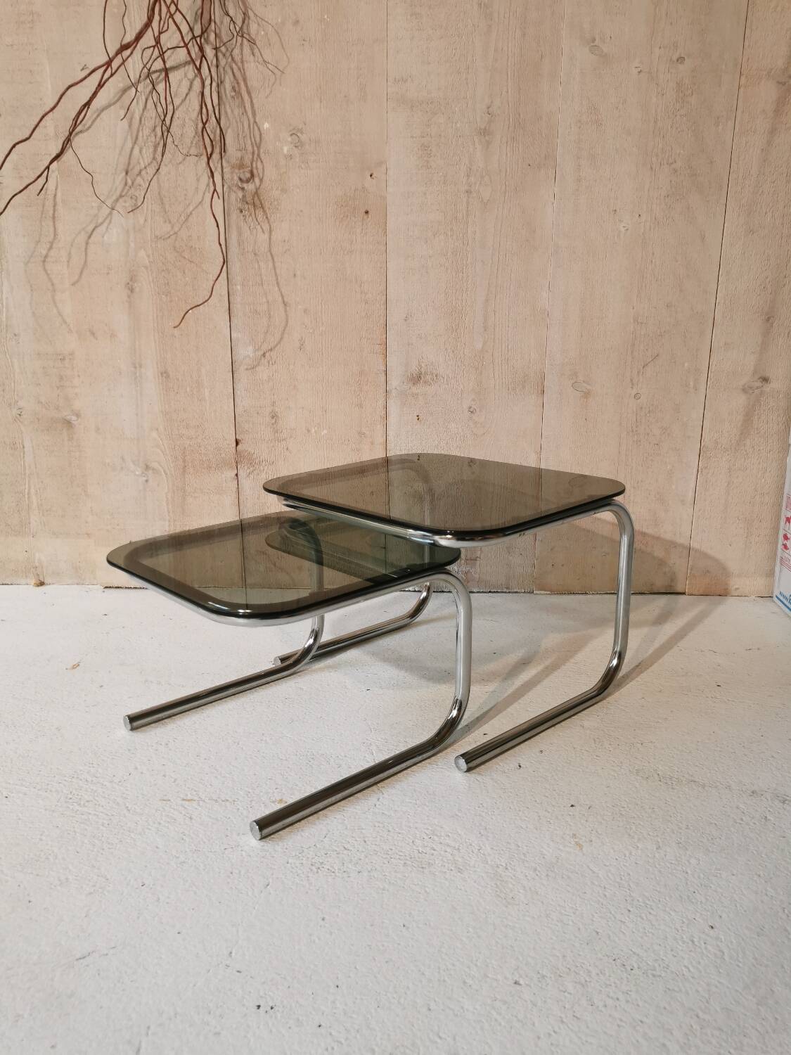 2 nesting tables in glass and chrome metal
