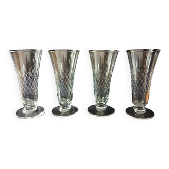 Set of 4 engraved glass champagne flutes