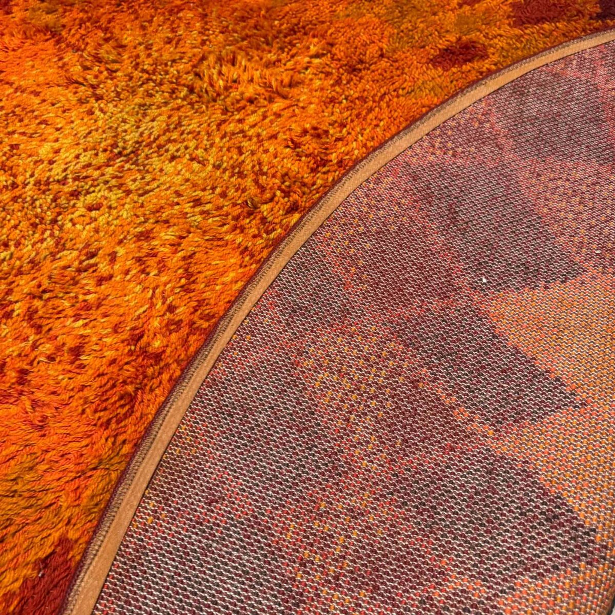 Vintage round rug