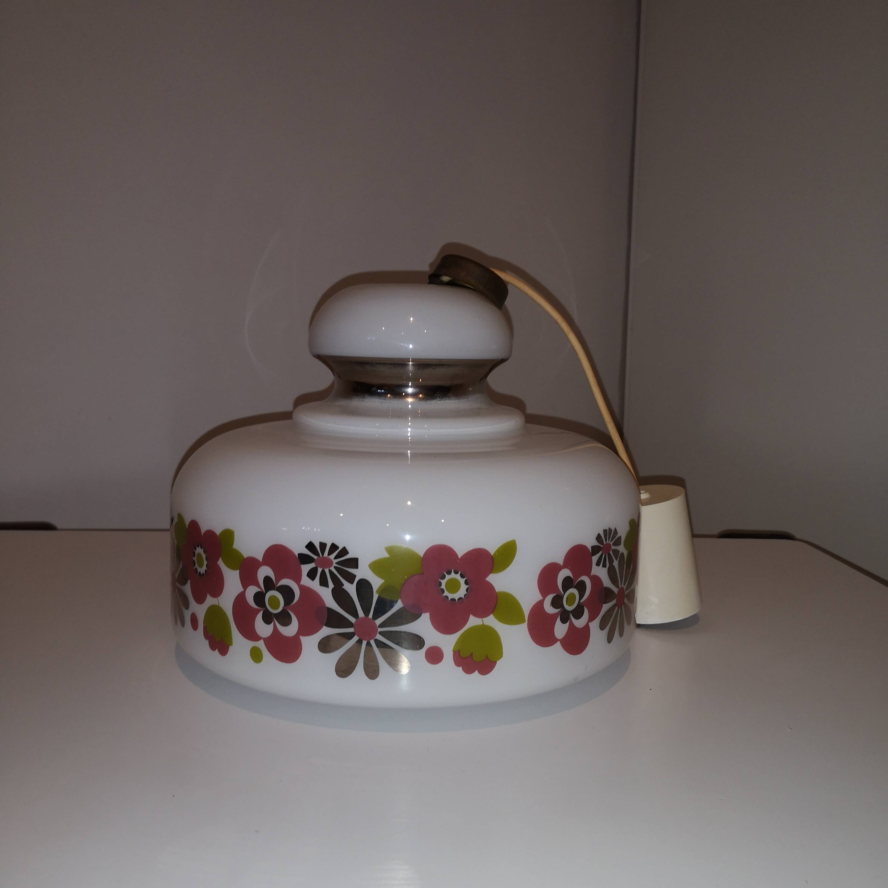 suspension from the 60s in white opaline and green, pink and silver flower patterns