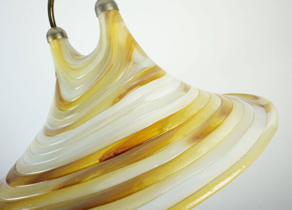 Grand lampadaire cosack en acrylique et laiton des années 1970, lampe suspendue de l'ère spatiale.
