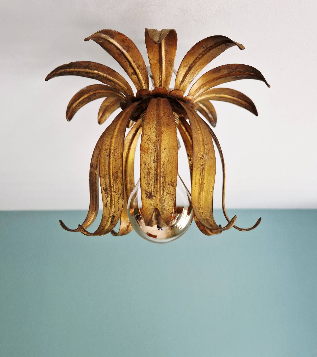 Italian ceiling light in gilded metal, floral design, 1960-70.