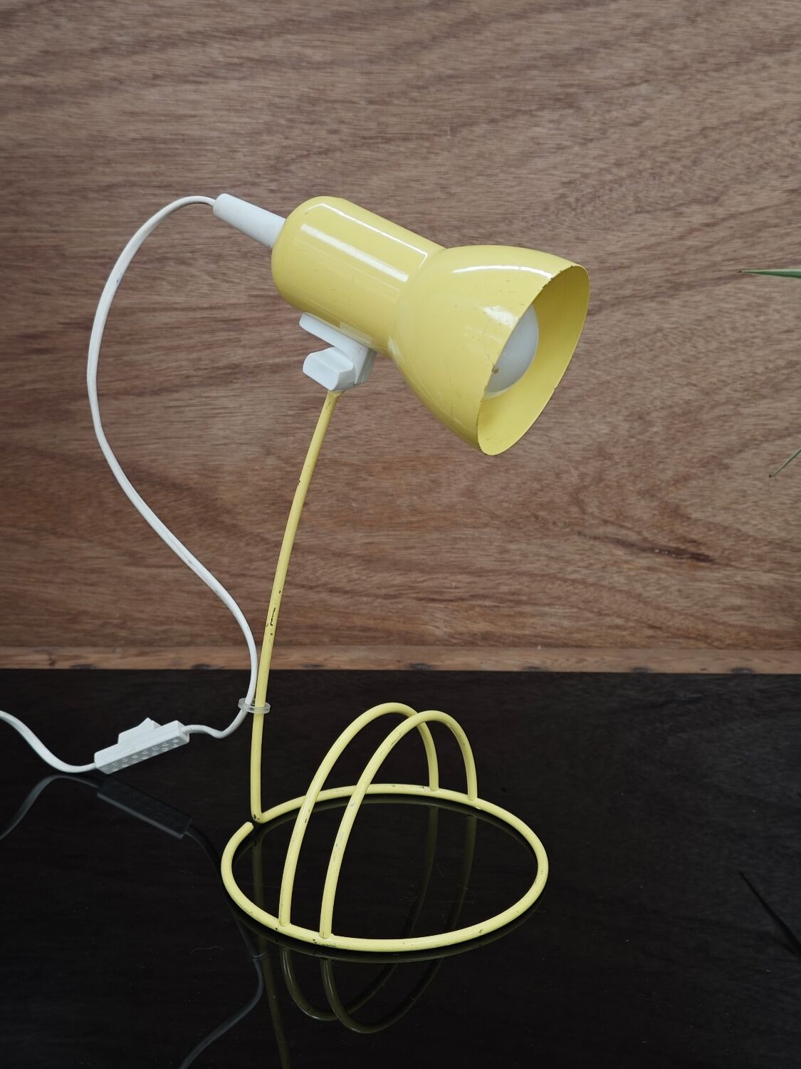Lampe de bureau vintage jaune 1980