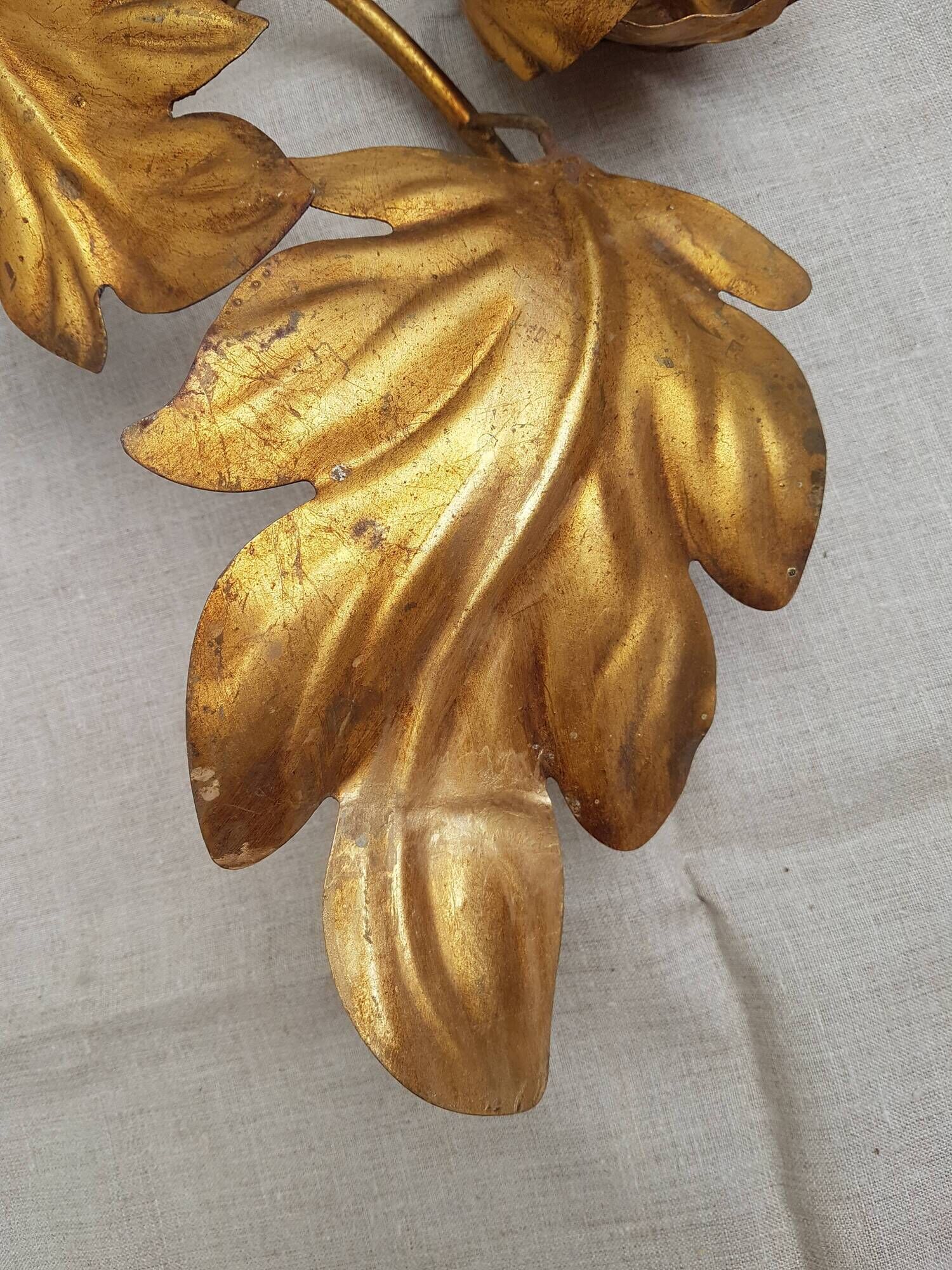 Paire d'appliques murales fleur feuillage en métal doré par Hans Kögl, 1970