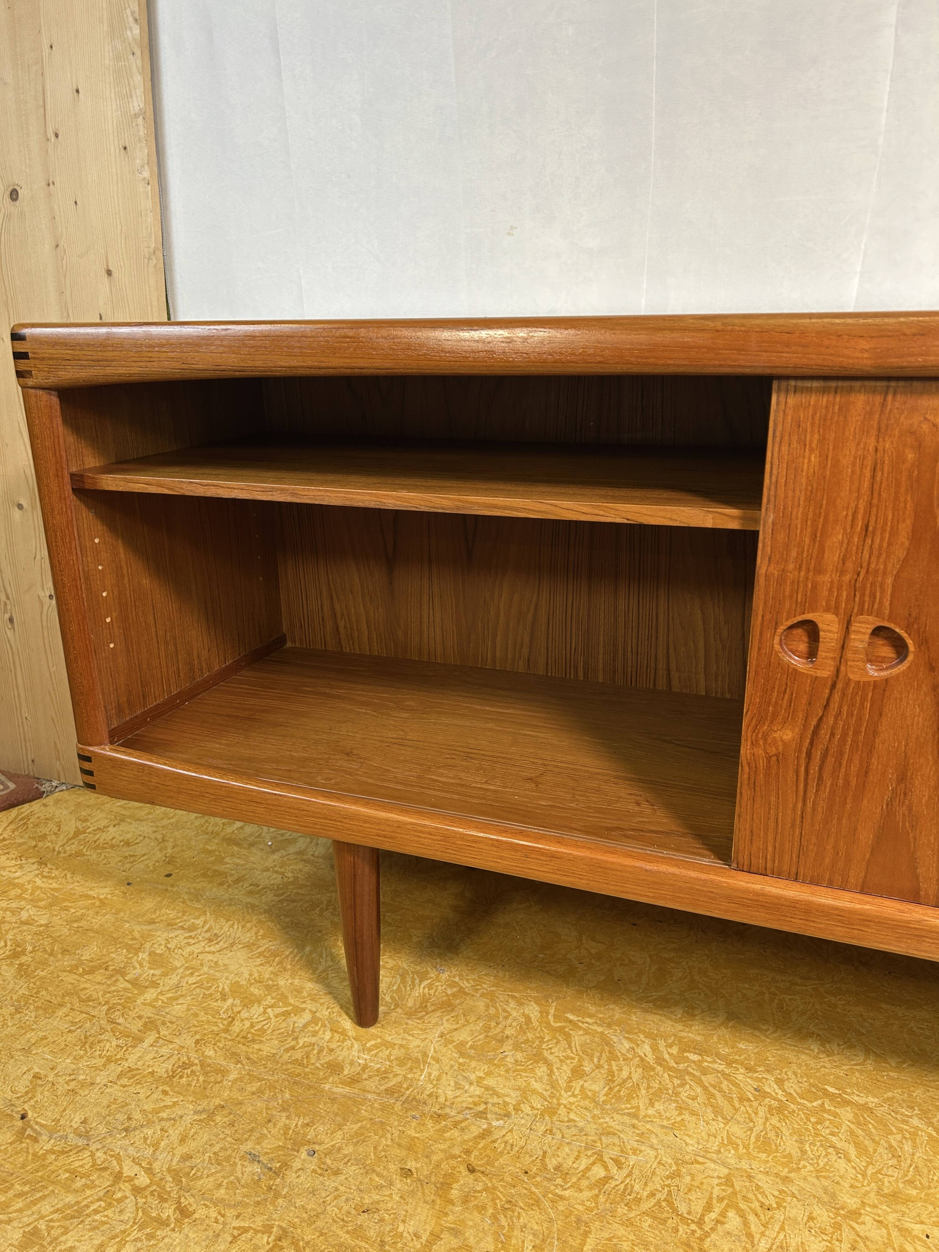 Danish Mid-Century Retro Vintage Teak Sideboard by Bramin – Design