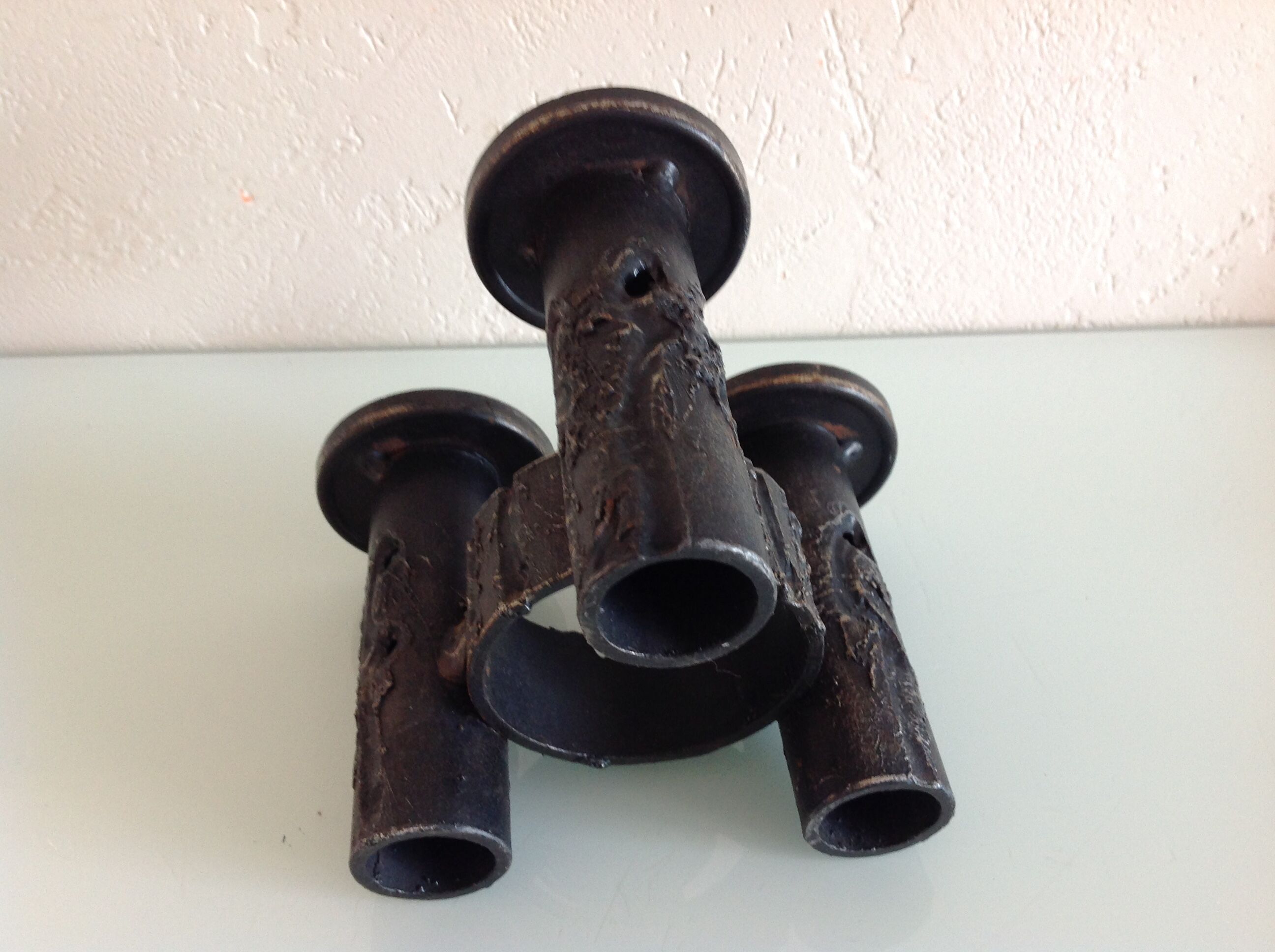 Brutalist candle holder tripod in black metal / vintage 60s-70s