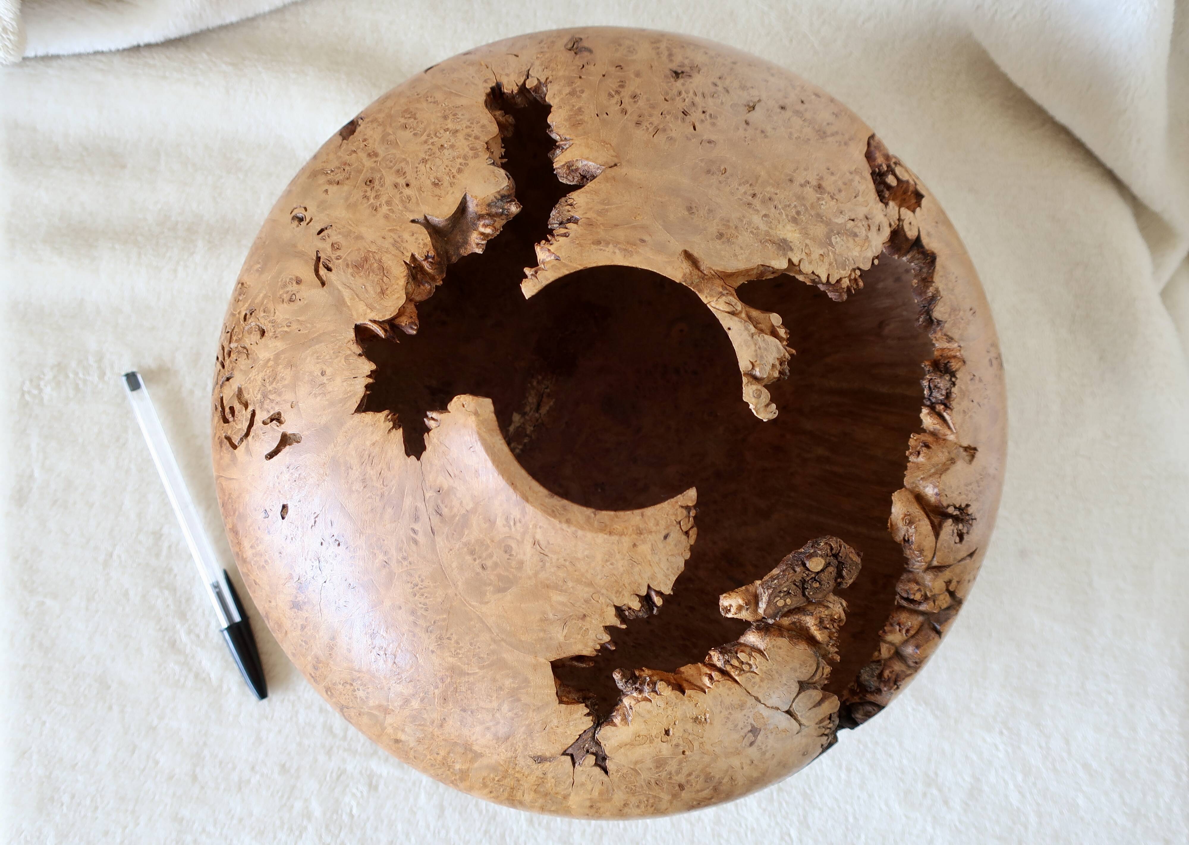 Mike Mahoney, Maple Burl Sculpture Vase, 28cm, Very Good Condition