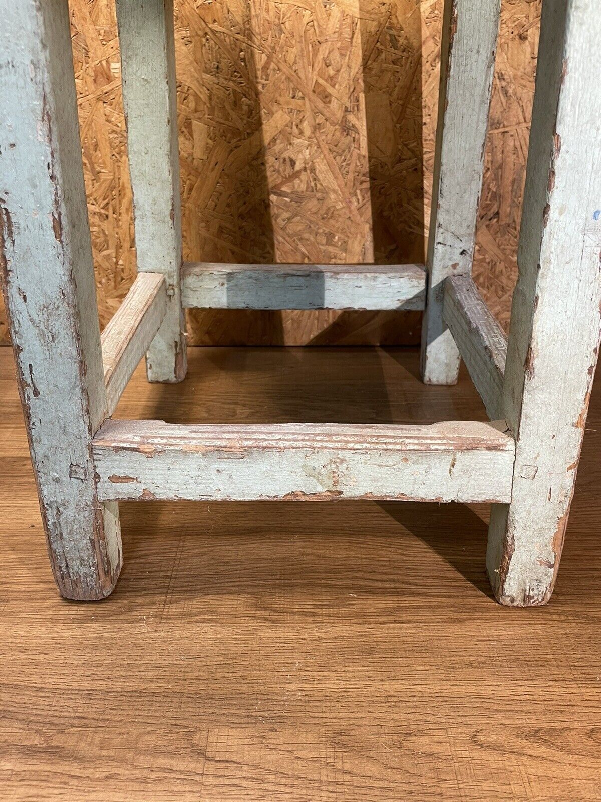 Tabouret porte plante bois patiné déco loft atelier campagne chic