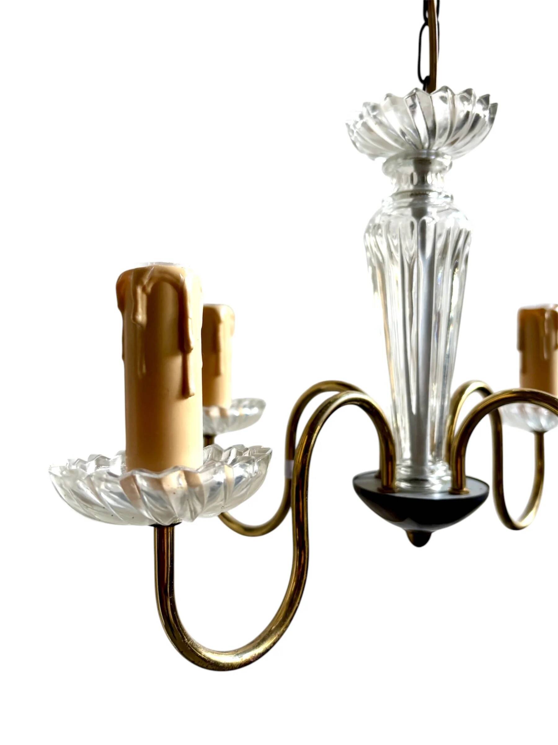 4-light chandelier in glass and gold metal