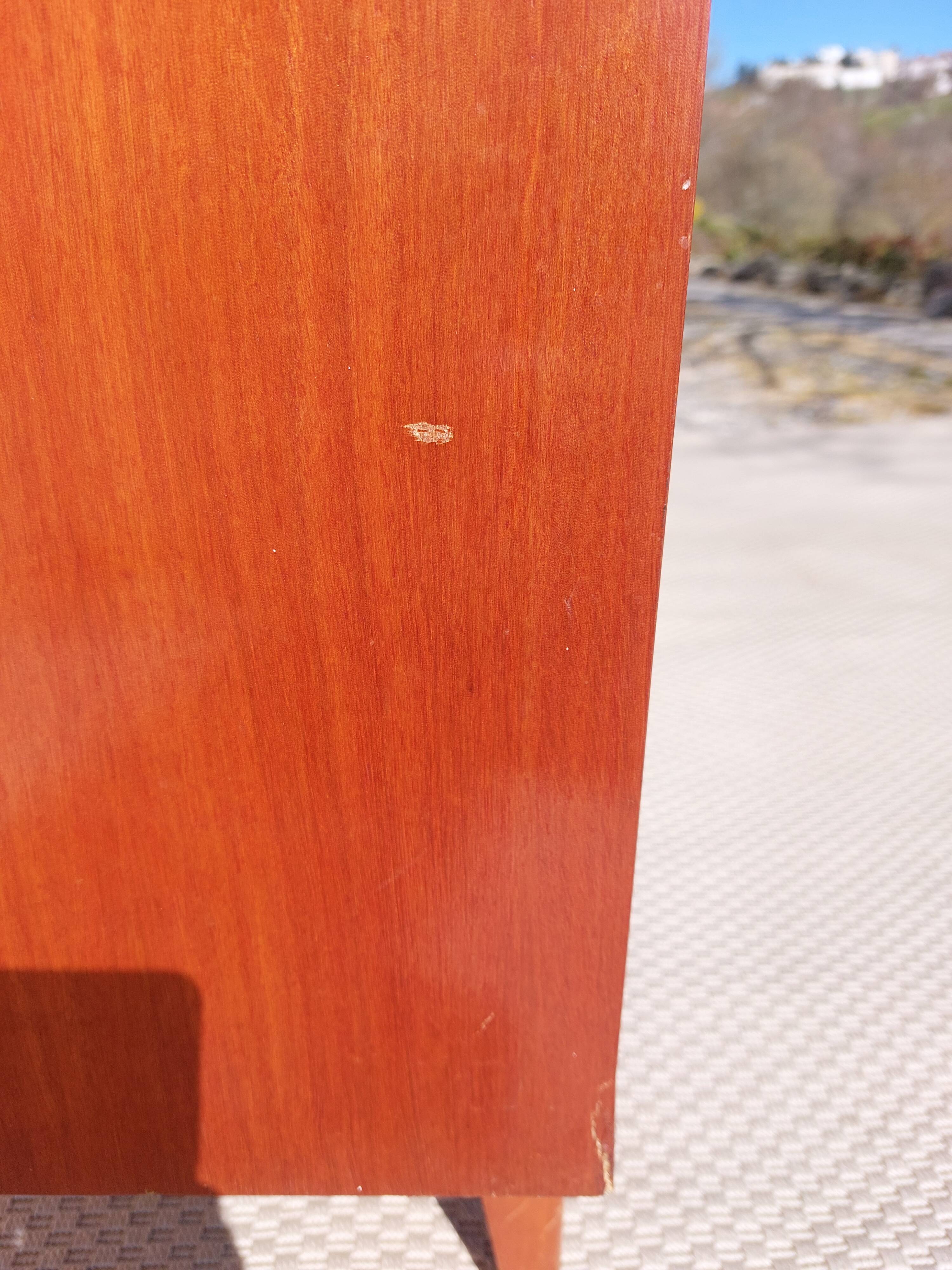 Scandinavian style commode