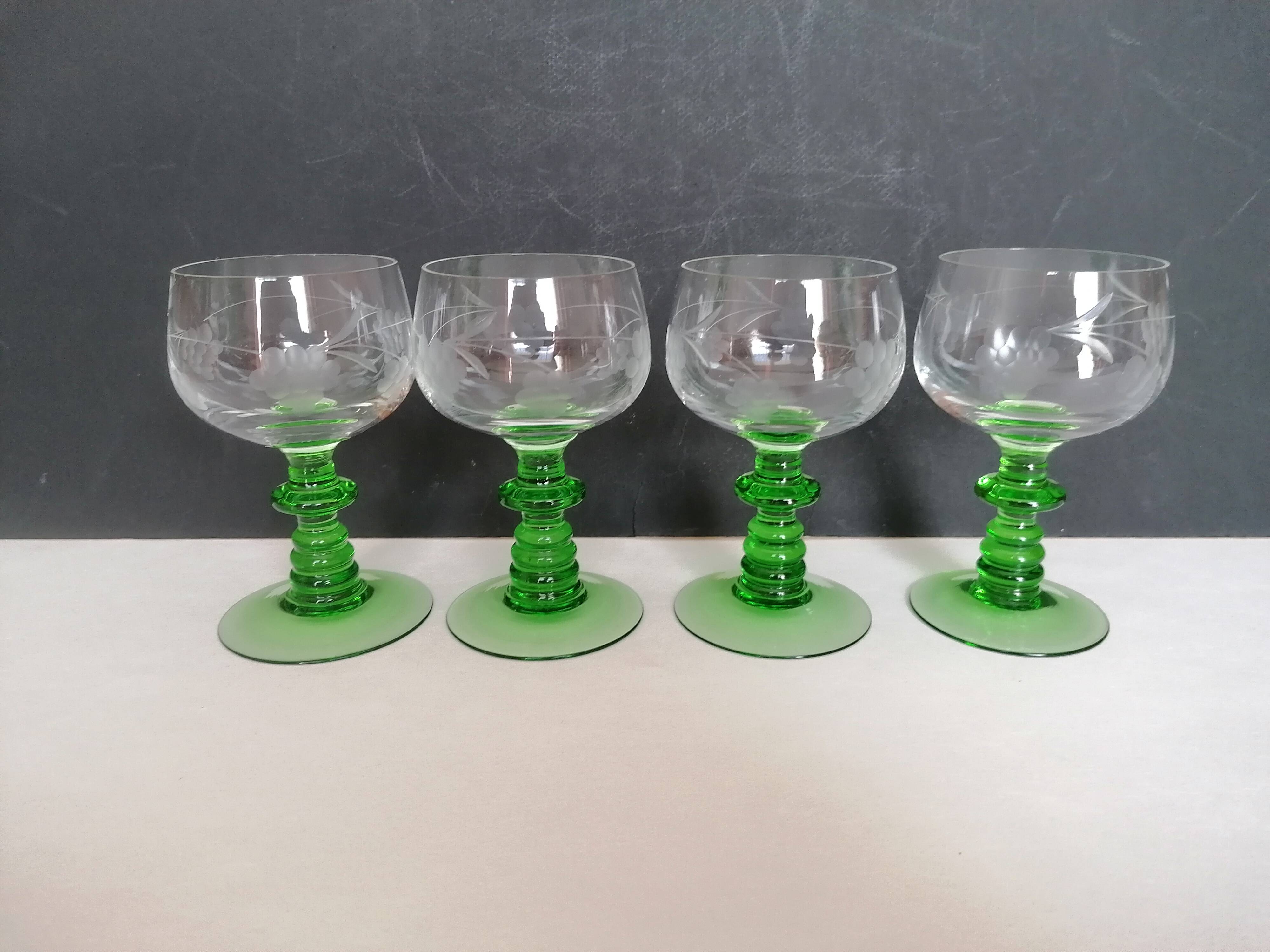 4 verres en cristal ciselé Roemer