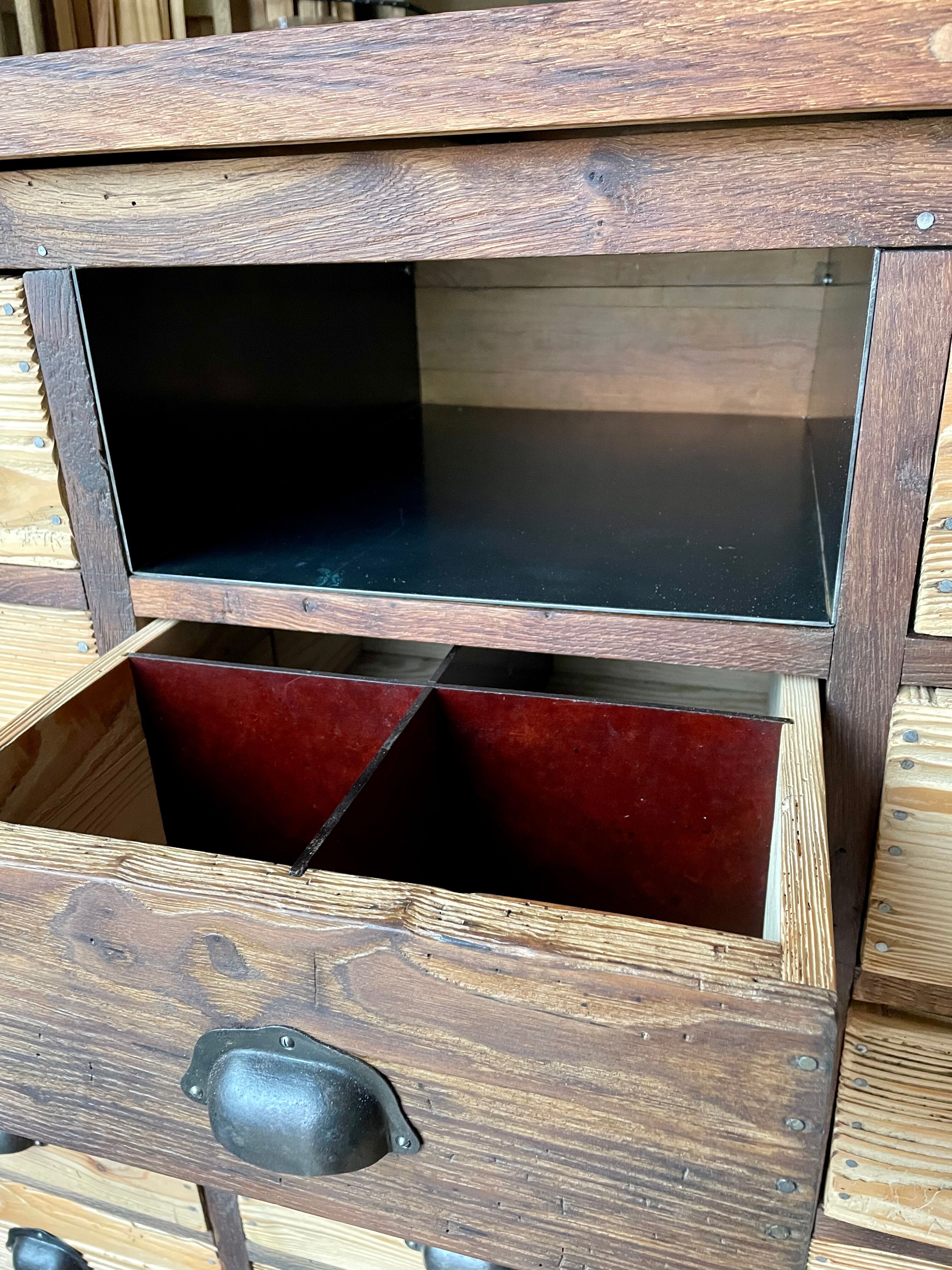 Trade cabinet with drawers