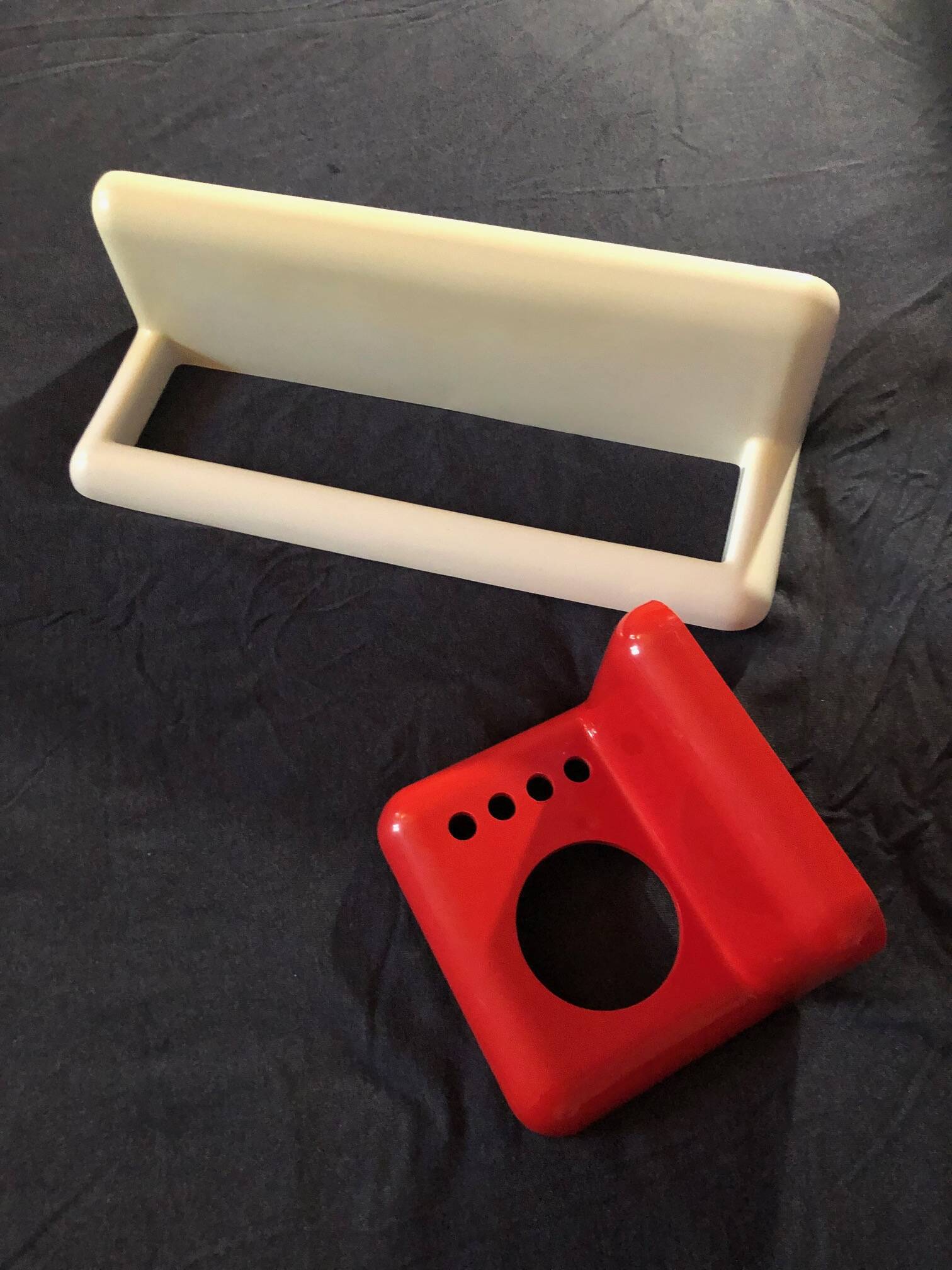 Bathroom accessory set, BILUMEN, G. Castiglioni, ABS, 1970s