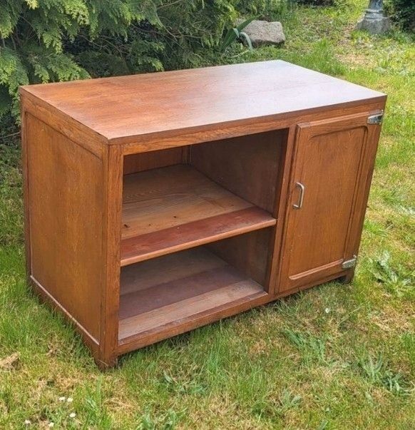 Vintage counter bank