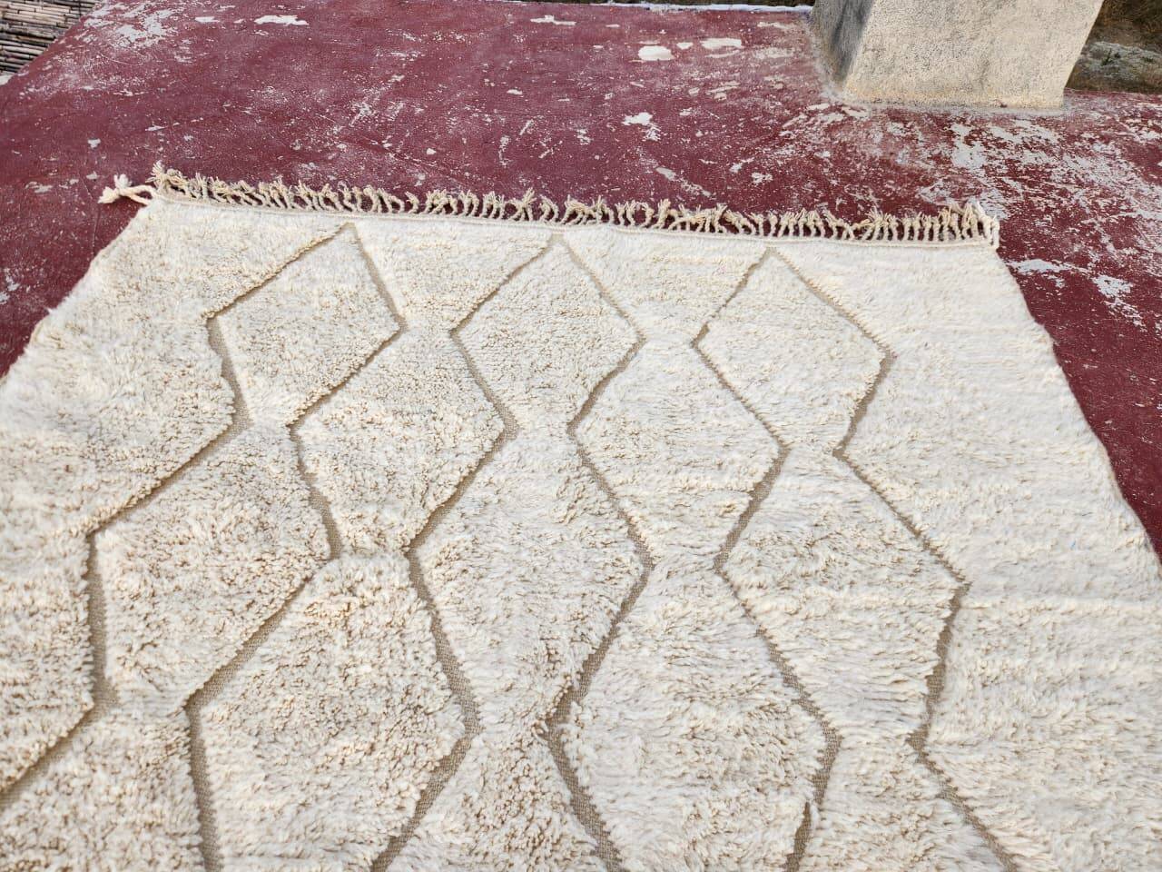 Beni Ouarain rug 300x200 cm – Natural cream wool – Diamond pattern in tone