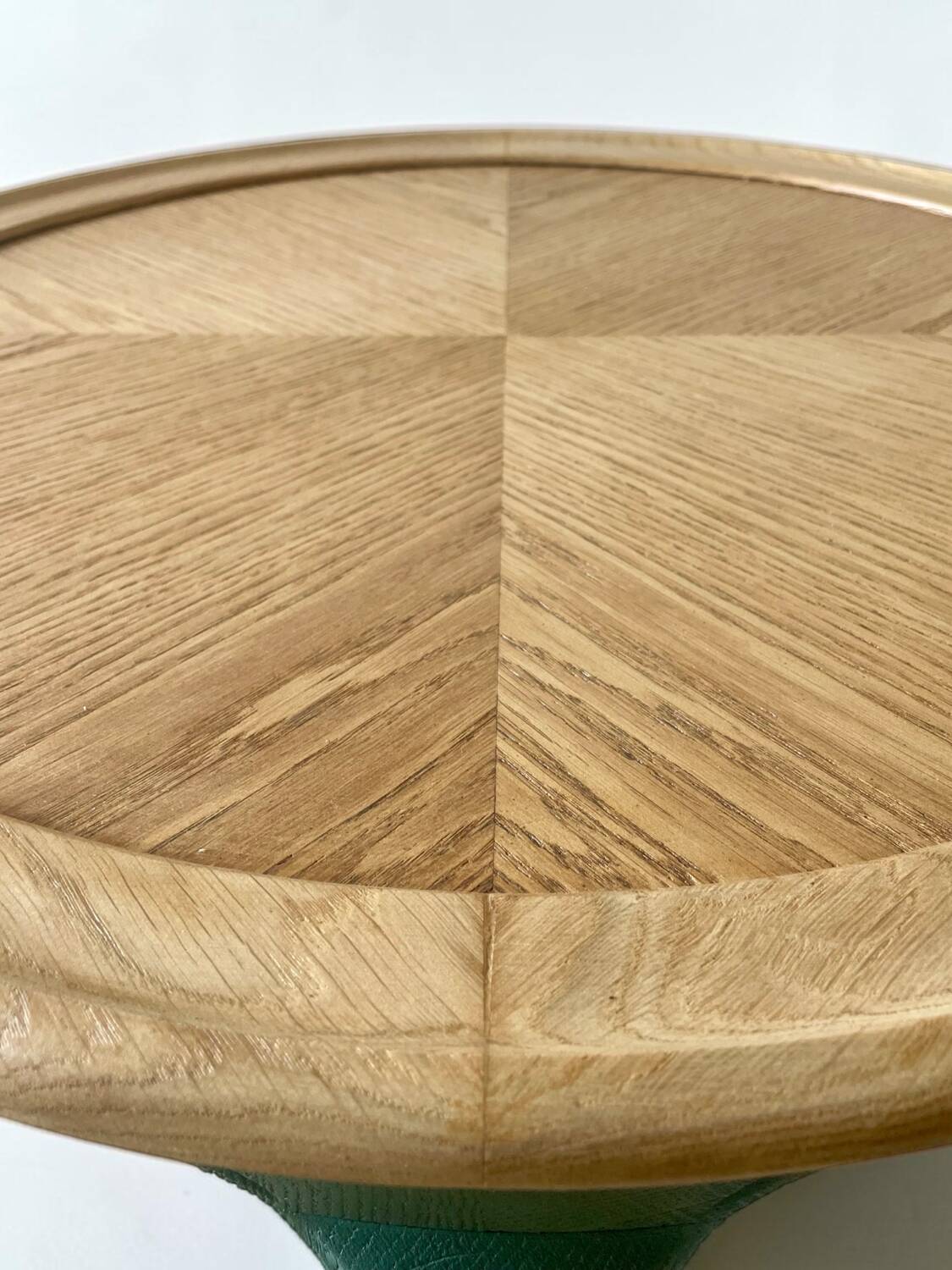 Vintage Louis XV style guéridon in renovated oak.