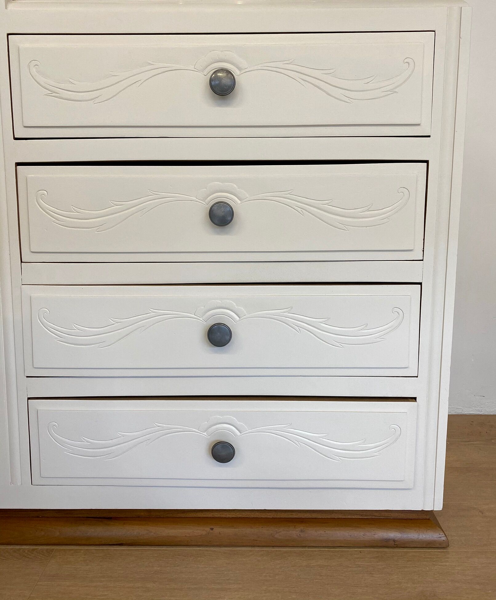 Asymmetrical wardrobe