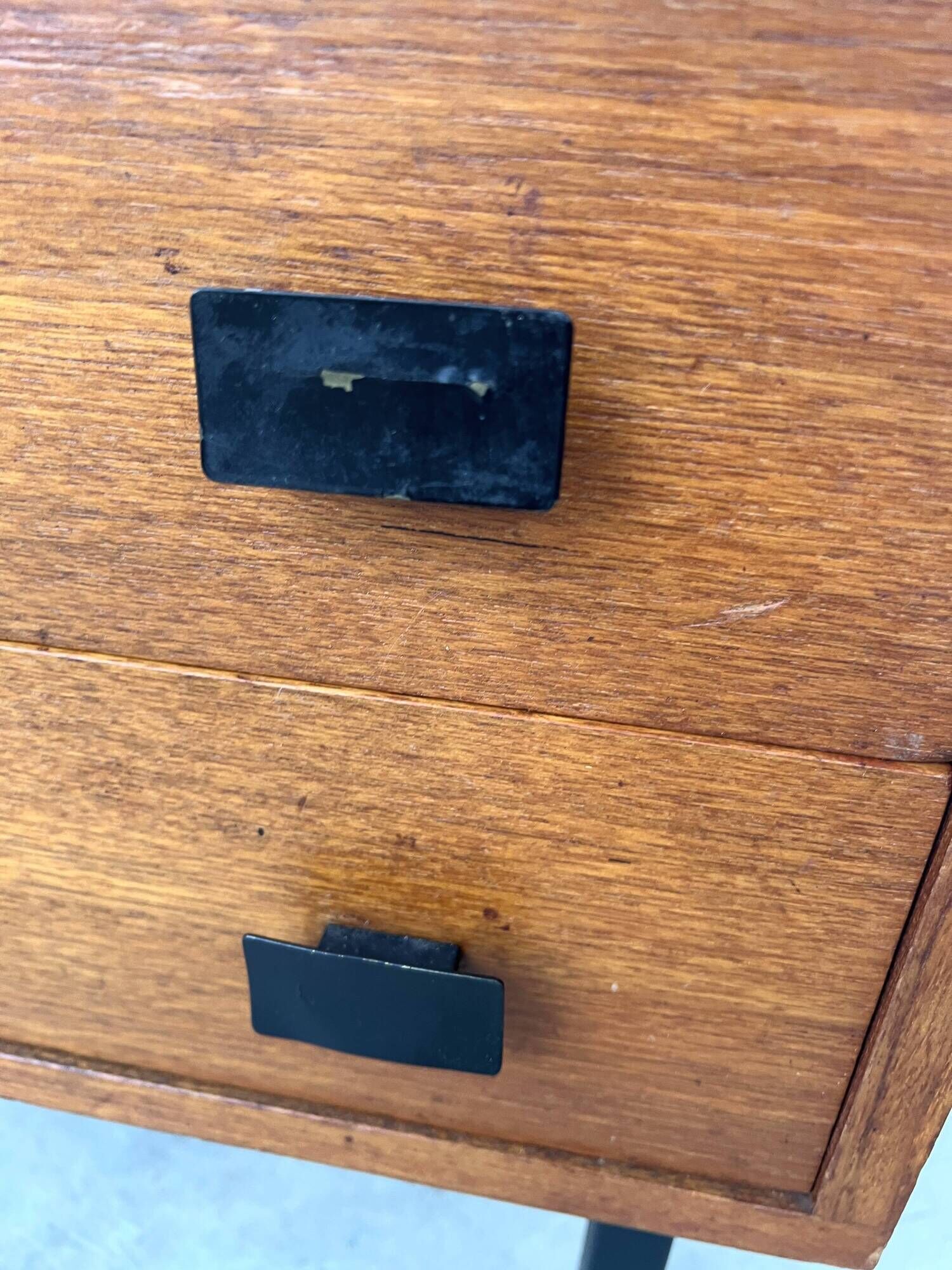 Commode 4 tiroirs moderniste par Antoine Philippon et Jacqueline Lecoq