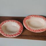 Set of 2 ceramic slip plates with numbered vintage heart pattern
