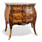 Louis XV period chest of drawers in rosewood marquetry