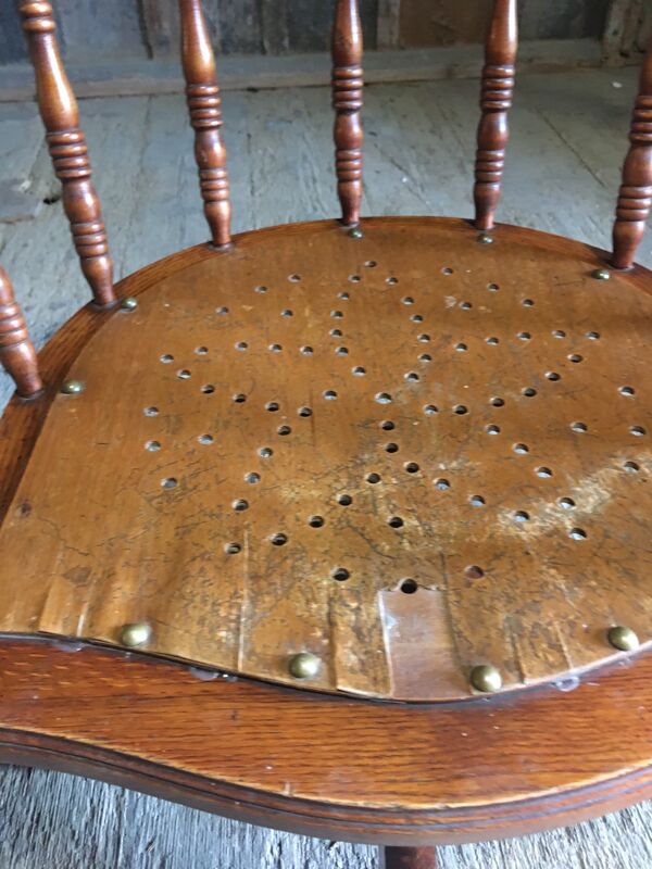 Chaise industrielle sur roues des années 30