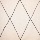 Tapis berbere beni ouarain avec losanges noirs 220 x 164 cm