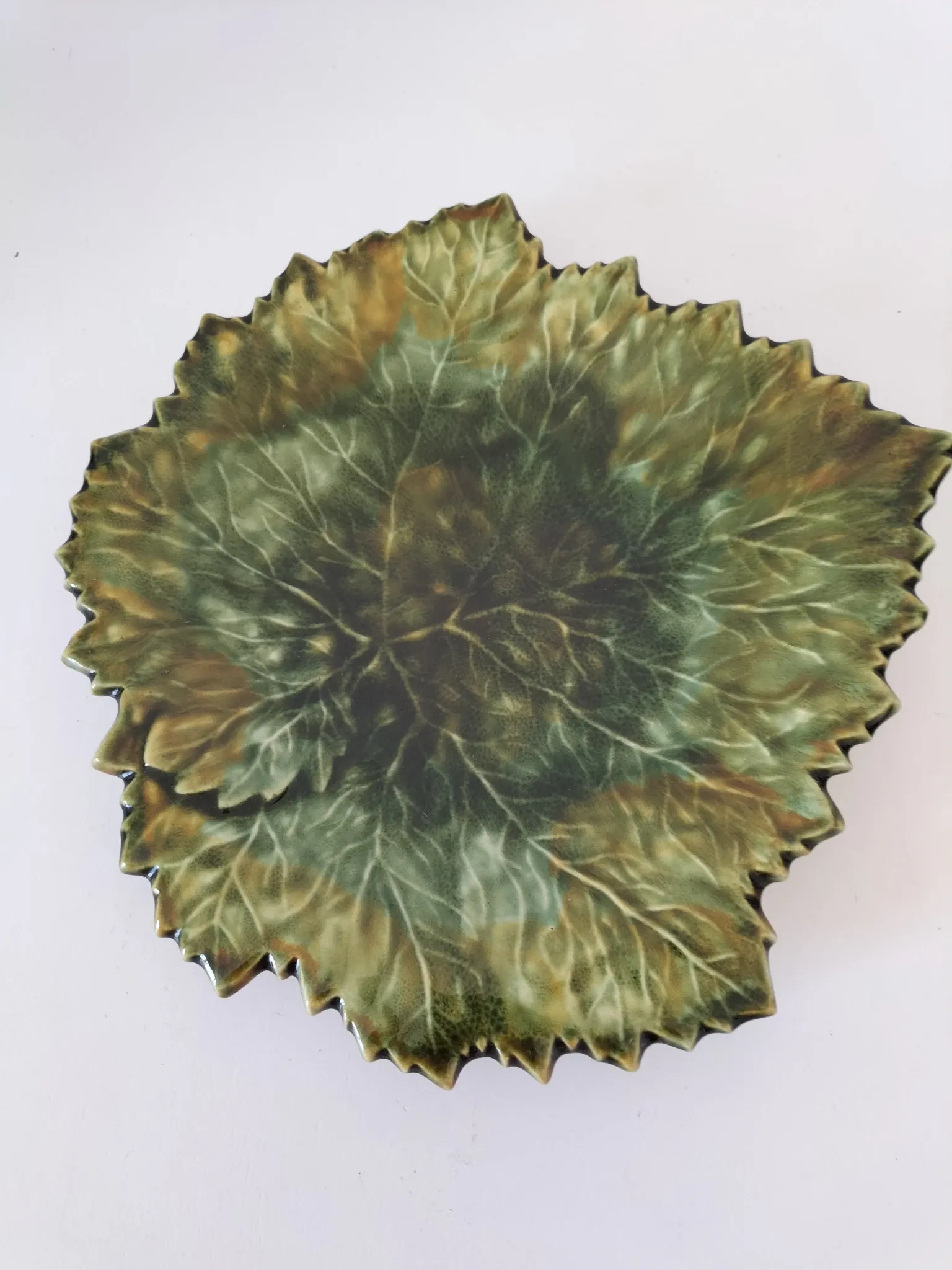 Clay leaf cutter – Art Pottery of the Sorgue