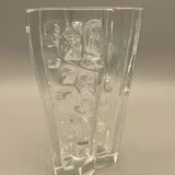 Vase en cristal épais Daum. Décor sculpté forme moderniste. 1960 - 70