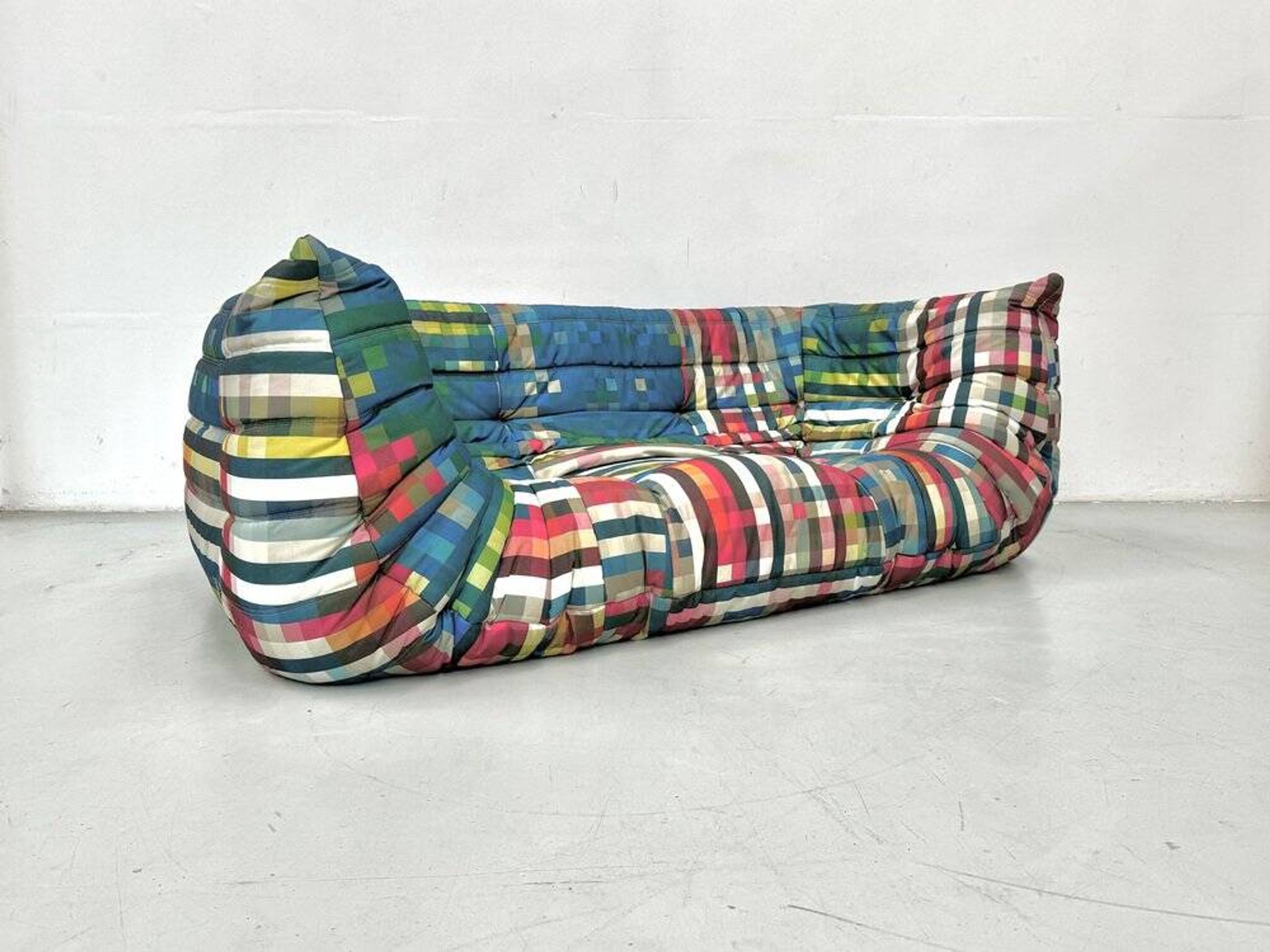 3-seater Togo sofa Shanghai in limited edition with armrests by Cristian Zuzunga for Ligne Roset, 2012