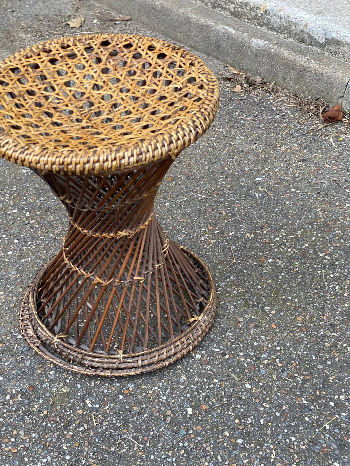Round tamtam diabolo stool in rattan and woven wicker.