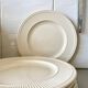 6 assiettes en faïence écru