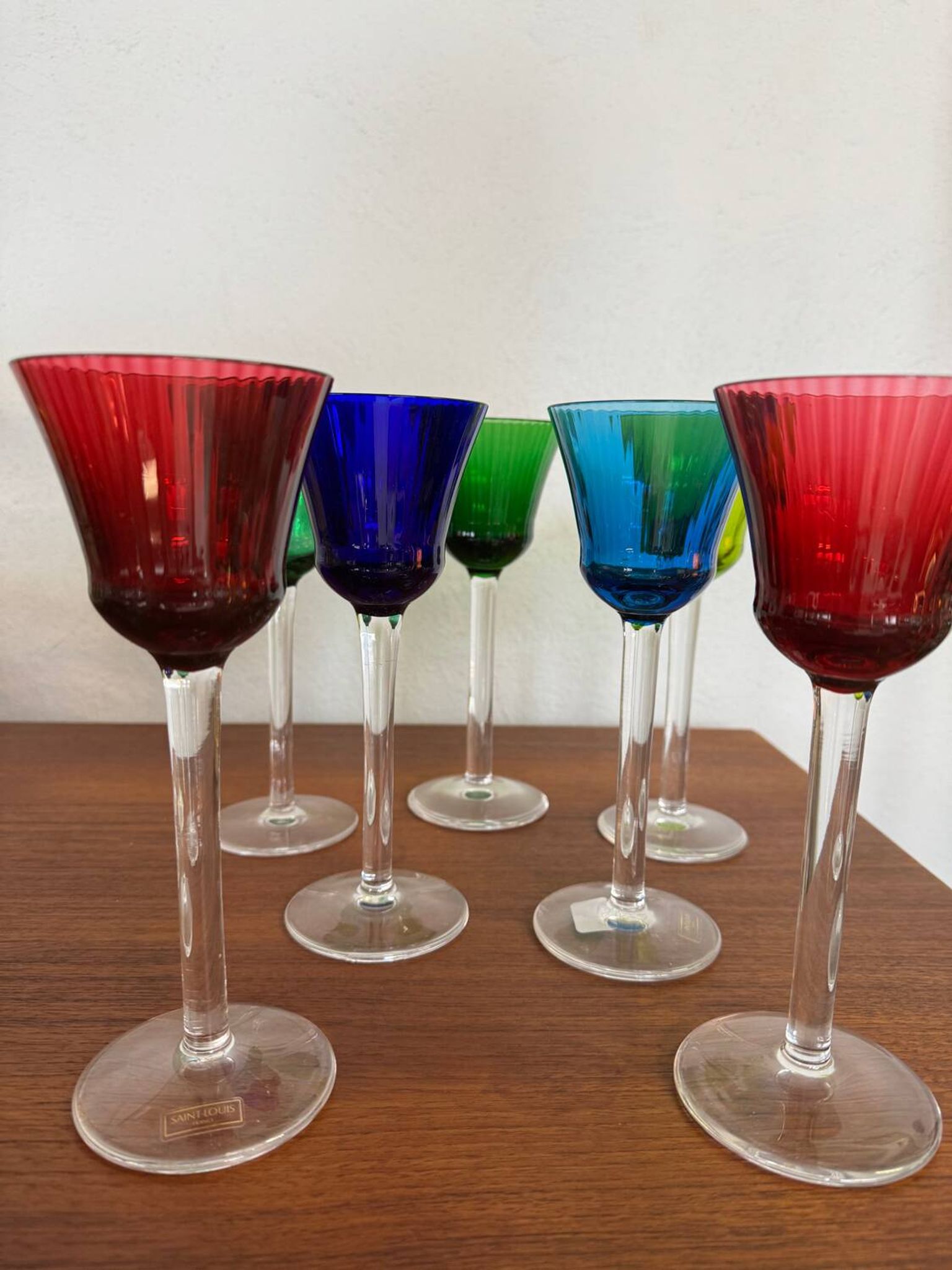 Verres à vin colorés en cristal Saint Louis