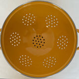 Enamelled sheet metal strainer