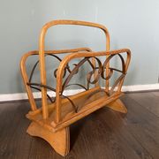 Porte-revue en rotin années 1930