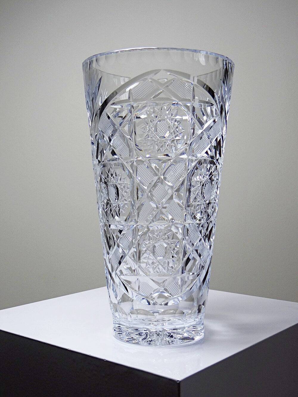 Large vintage cut and molded crystal vase, 1980-2000, Bohemia, Czechoslovakia