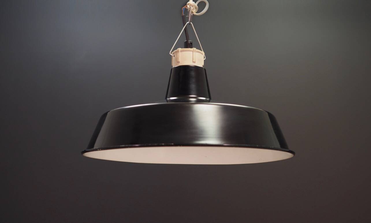 Lampe à suspension noire, design danois, années 1960, production : Danemark