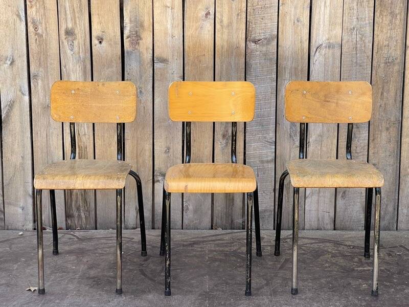 Vintage Toupie school chair, stackable in wood and metal, 1960s.