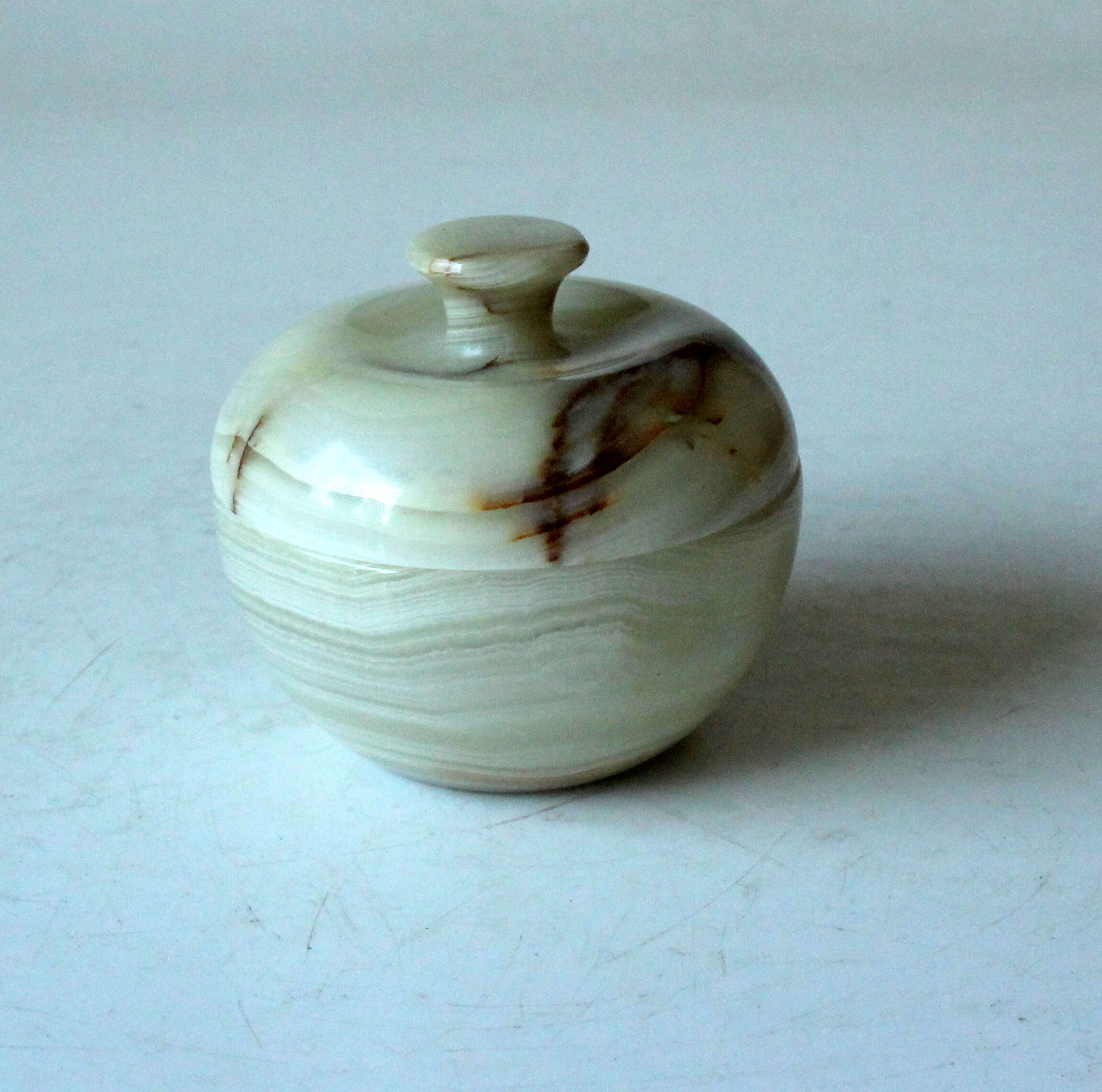 Handmade onyx bowl with lid from the 1970