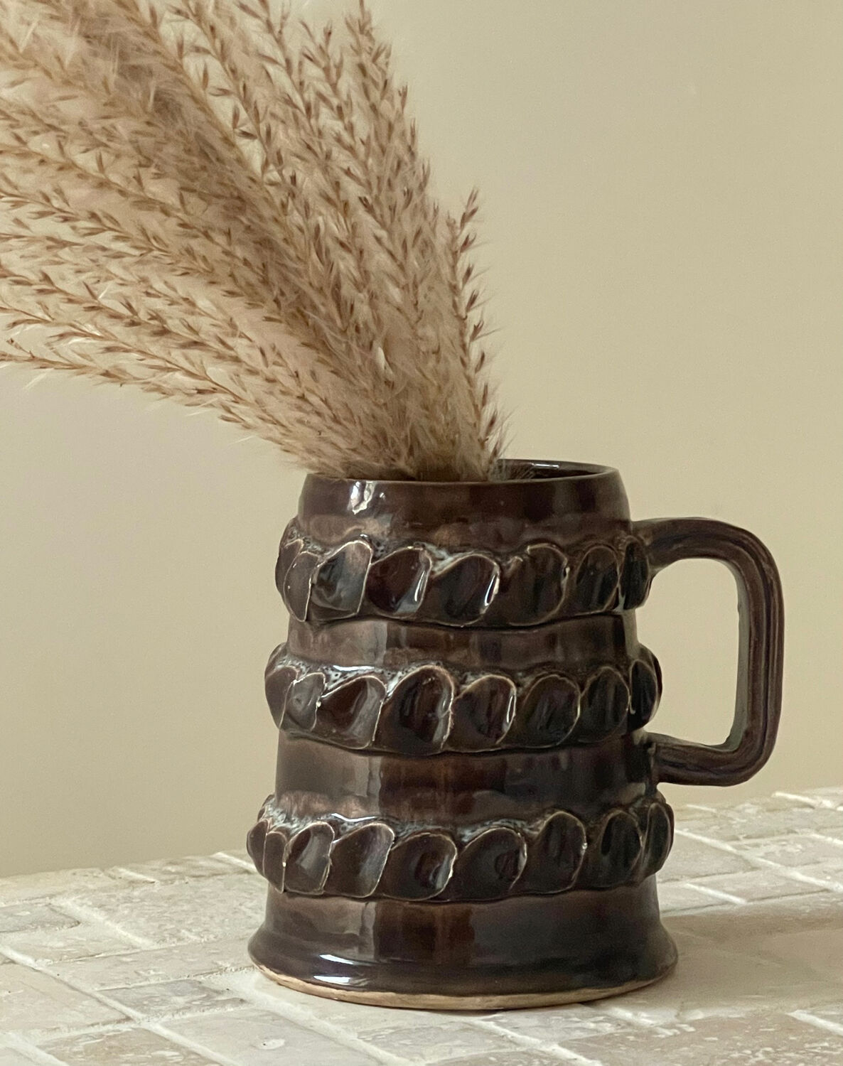 Accolay stoneware cup.