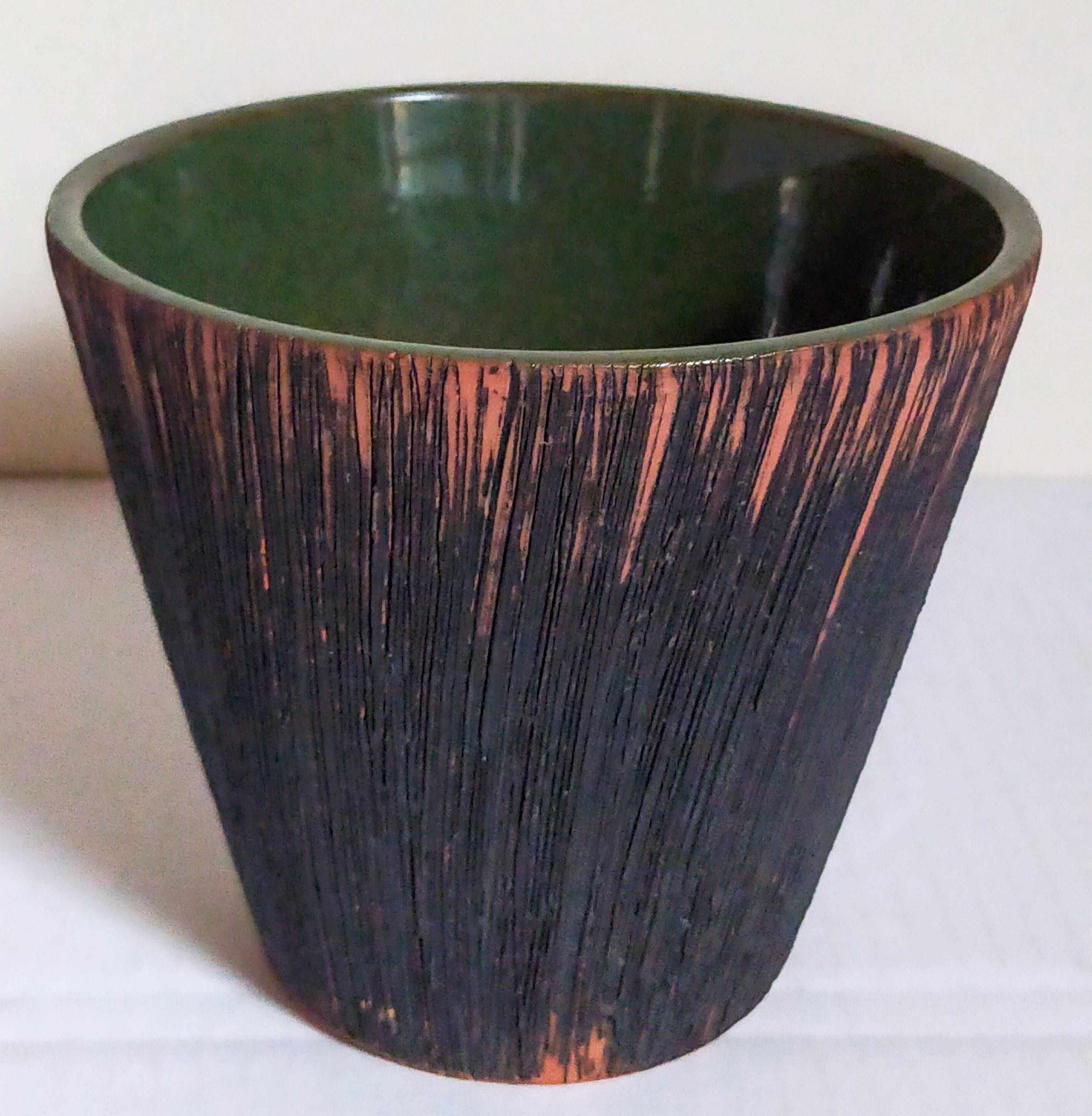 Enameled earthenware pot from the 1950s