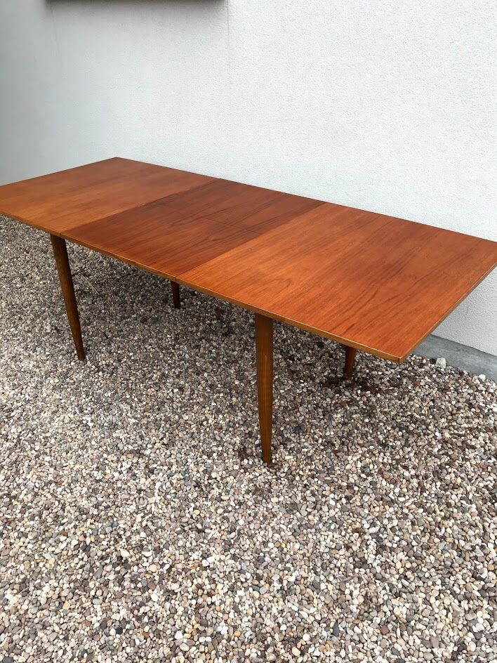 Expandable table 1970