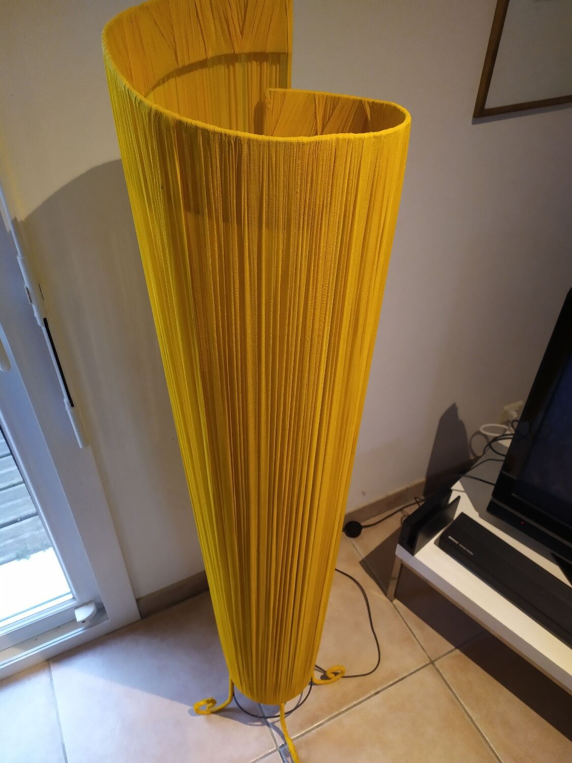 Lampadaire jaune