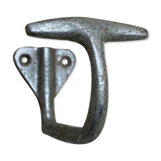 Metal hook