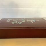 Lacquered wood box pearlescent flowers