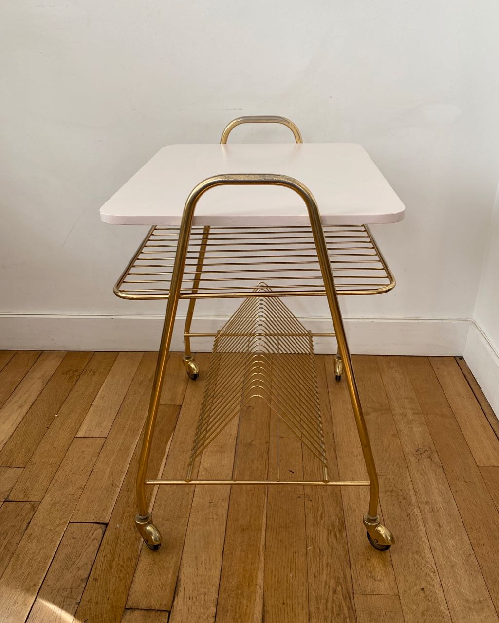 Storage-vinyl extra table