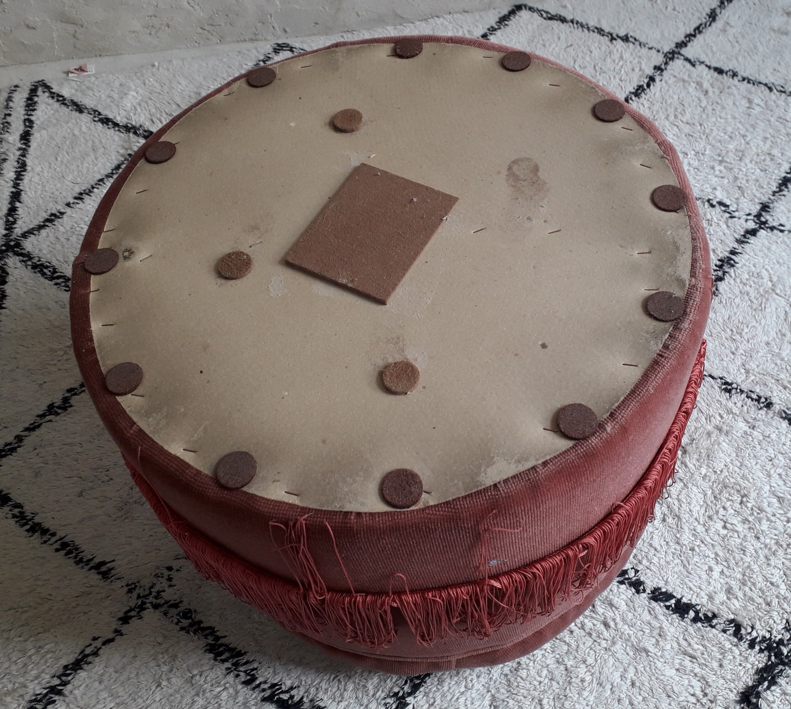 Velvet ottoman padded old pink