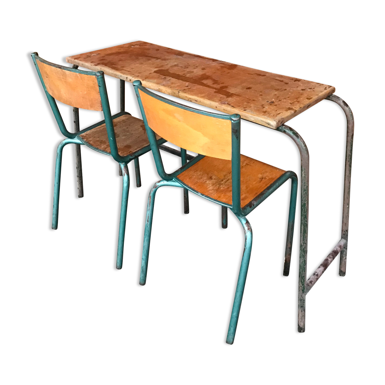 School desk with its 2 chairs