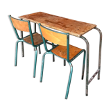 School desk with its 2 chairs